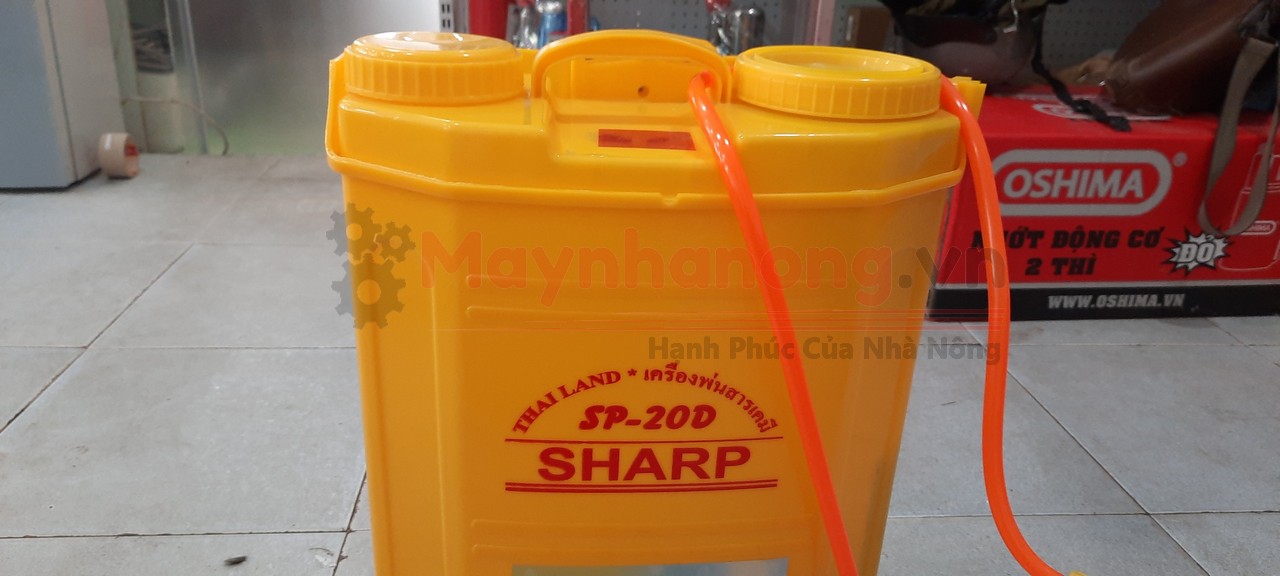 Vỏ bình xịt điện Sharp SP-12D làm bằng nhựa nguyên chất chắc chắn